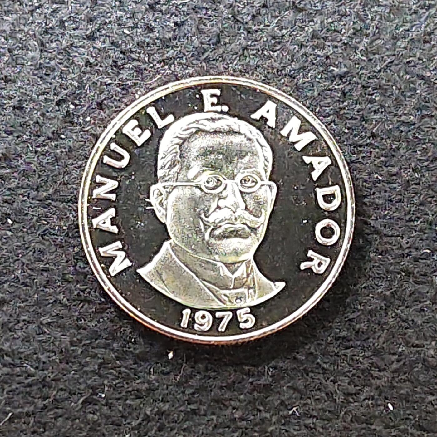 【全场包邮】纯粹捡漏拍478场（免费代拍第15场） 巴拿马1975年10分精制币-独立英雄首任总统努埃尔·阿马多尔·格雷罗