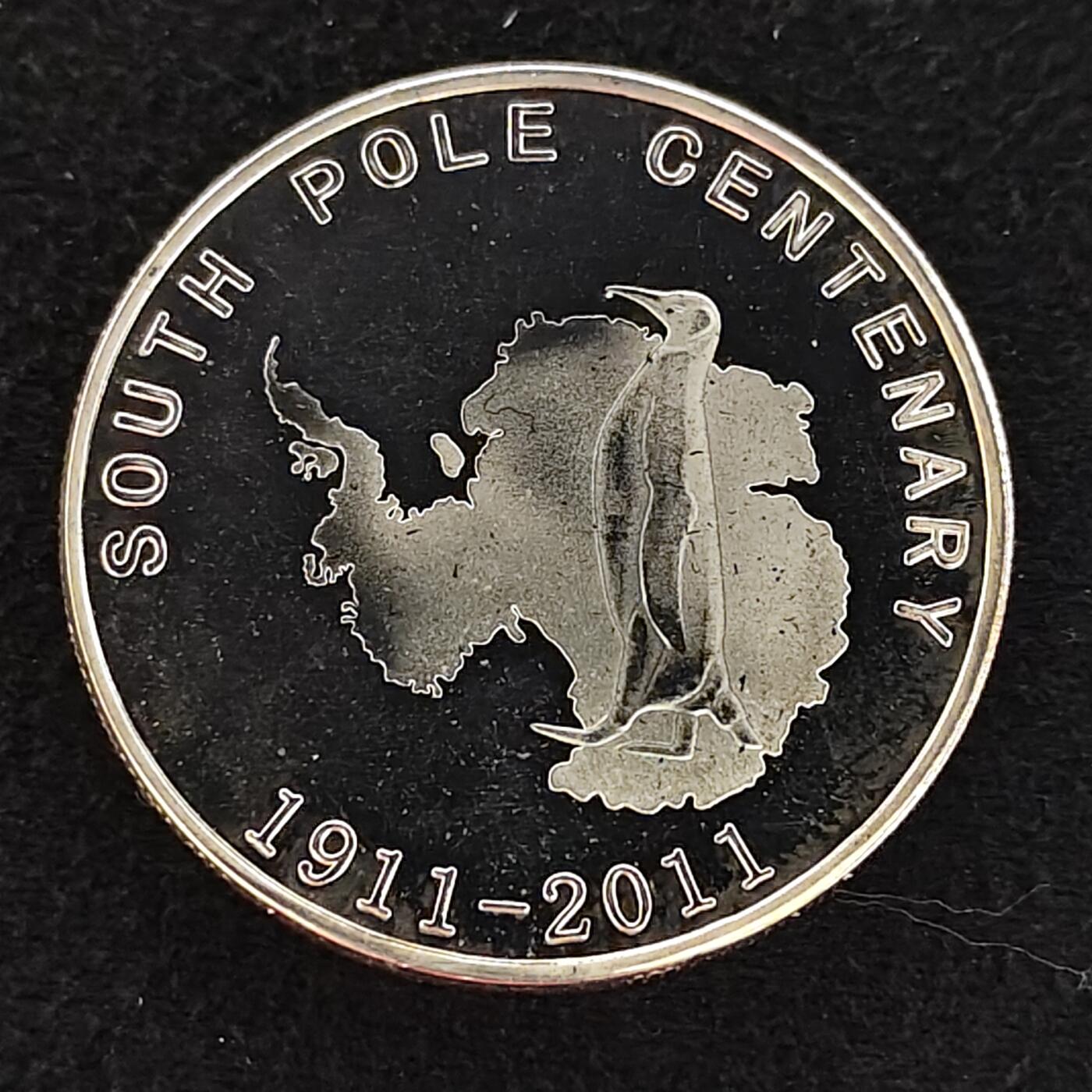 【全场包邮】纯粹捡漏拍478场（免费代拍第15场） 法属南极领地2011年5元南极洲发现百年纪念精制纪念币