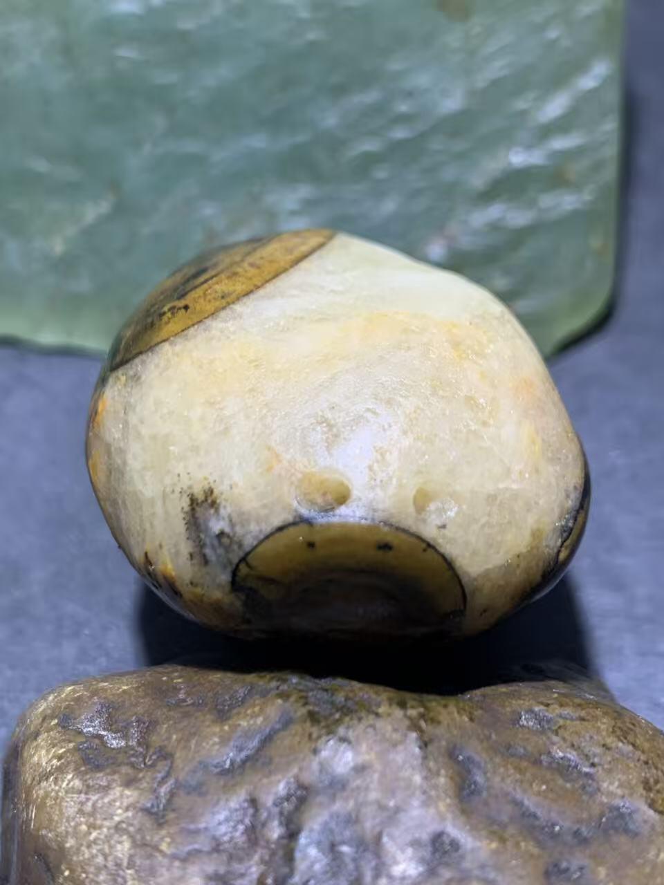 精美冰飘战国红玛瑙随形天眼原石吊坠一个