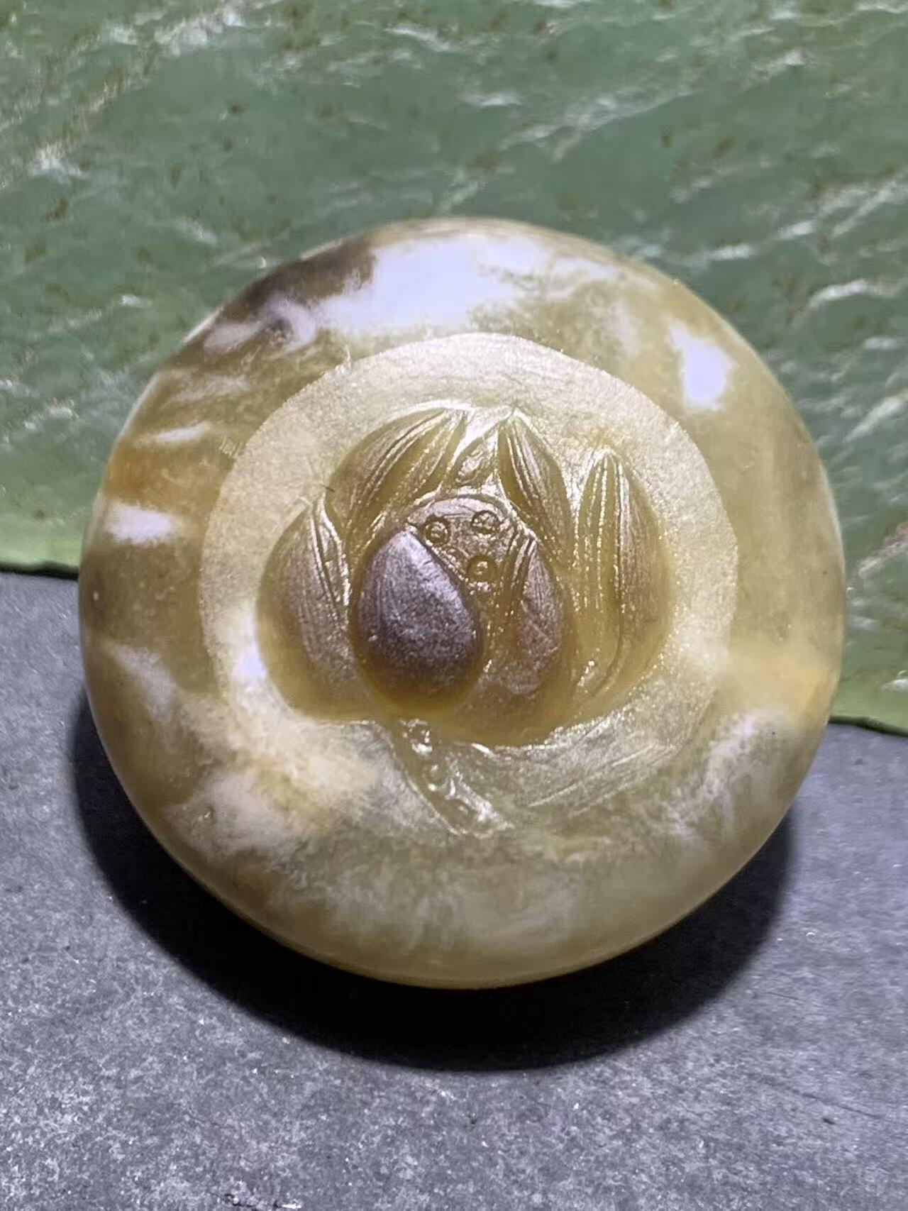 精品亚光药师玛瑙手工双面雕刻无相佛莲花板珠（背云）一颗！