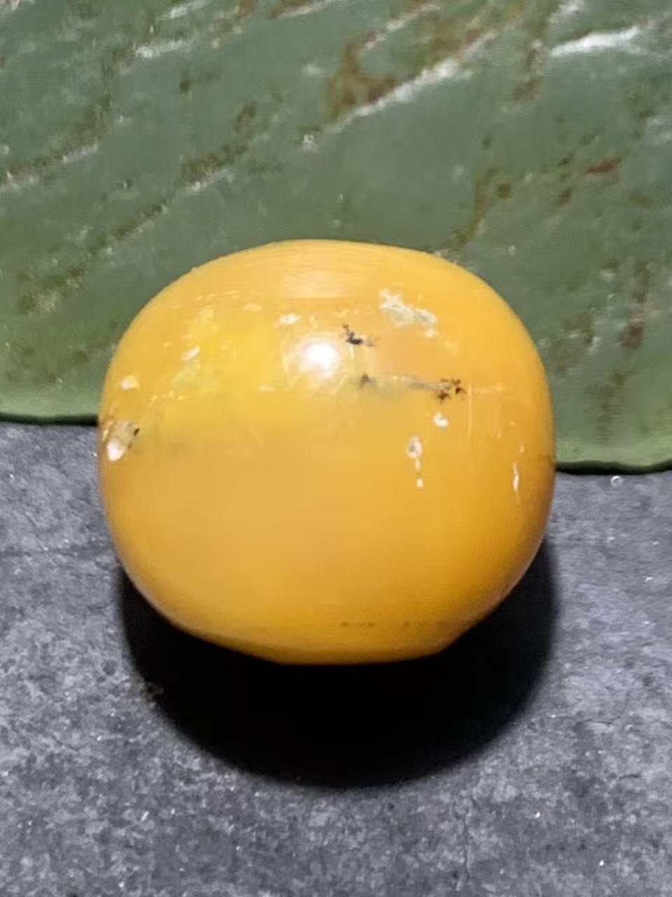 高玉化缅甸黄玉通货老形桶珠一颗！