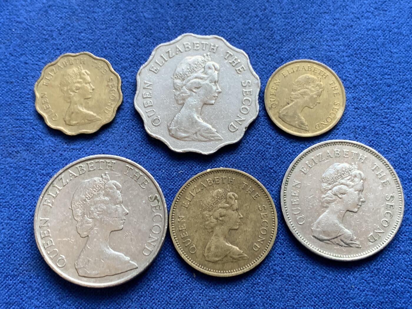 《竞宝斋》第439场 周日，周一，周二 3场连拍 （全场包邮） 六枚一组 1975-1982年香港旧硬币