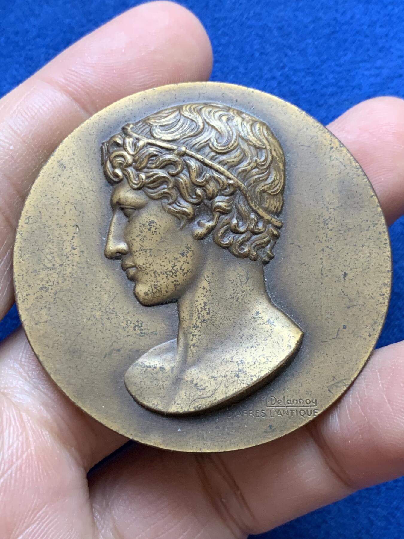 《竞宝斋》第439场 周日，周一，周二 3场连拍 （全场包邮） 法国青年体育协会铜章 55.8克 50.2mm