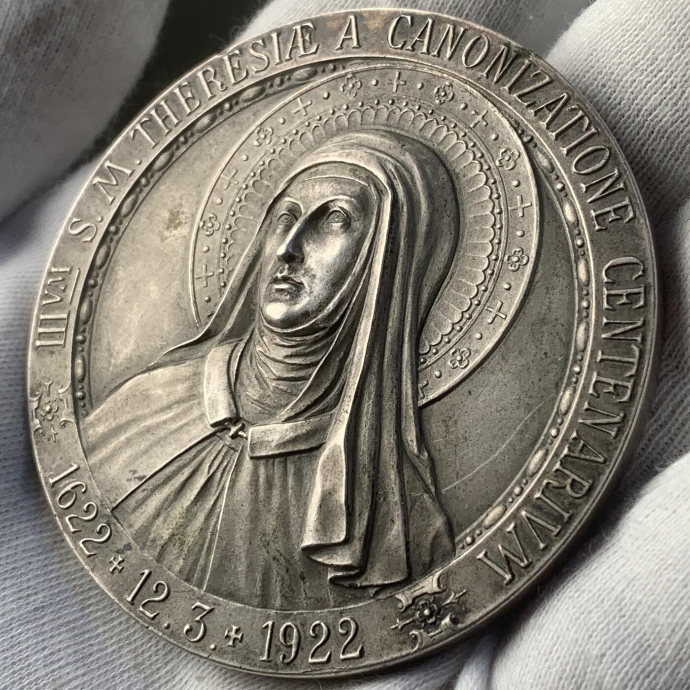 掌中浮雕-藏着的欧洲第042场 1922年西班牙圣女圣特蕾莎封圣300周年镀银纪念章，60mm