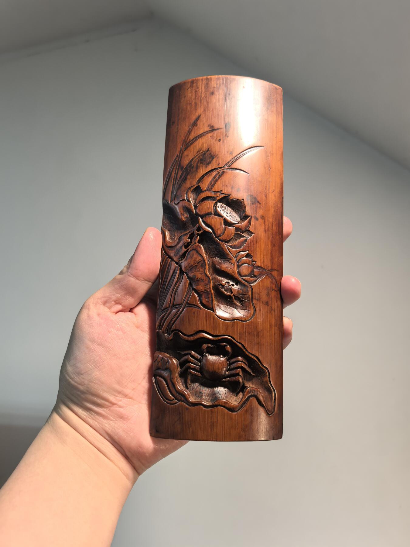 兰馨堂古玩杂项专场 老竹雕臂搁镇纸摆件清趣图河蟹图 