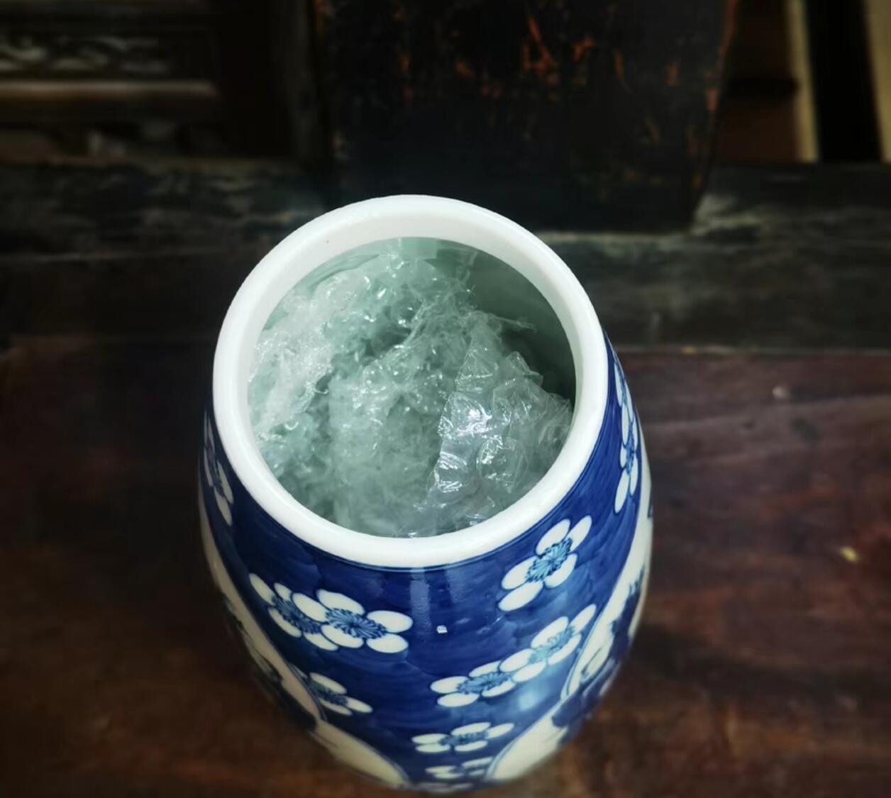 兰馨堂瓷器专场 青花冰梅开窗八仙人物纹橄榄瓶 