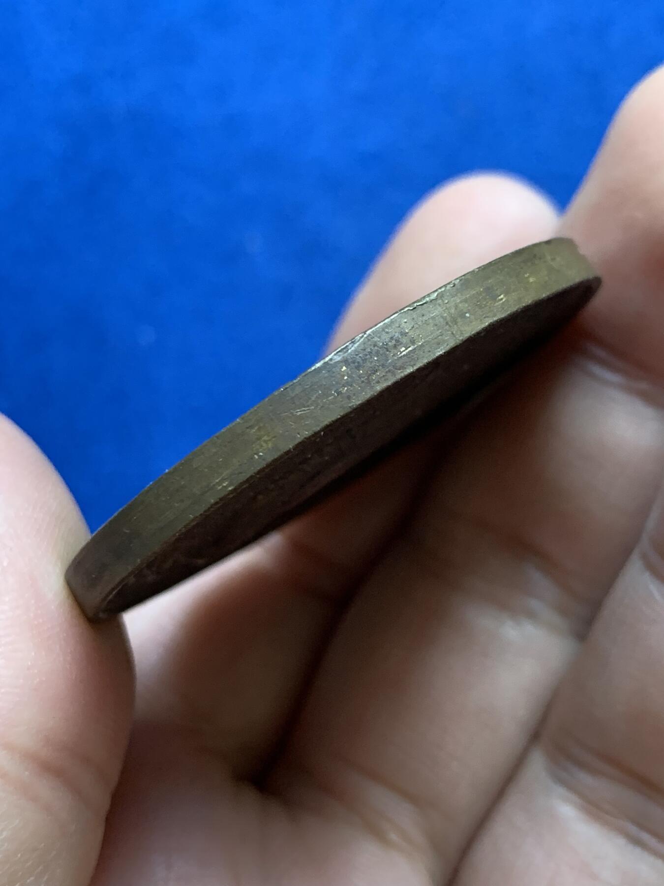 《竞宝斋》第439场 周日，周一，周二 3场连拍 （全场包邮） 和平鸽纪念章 34.5克 44.2mm