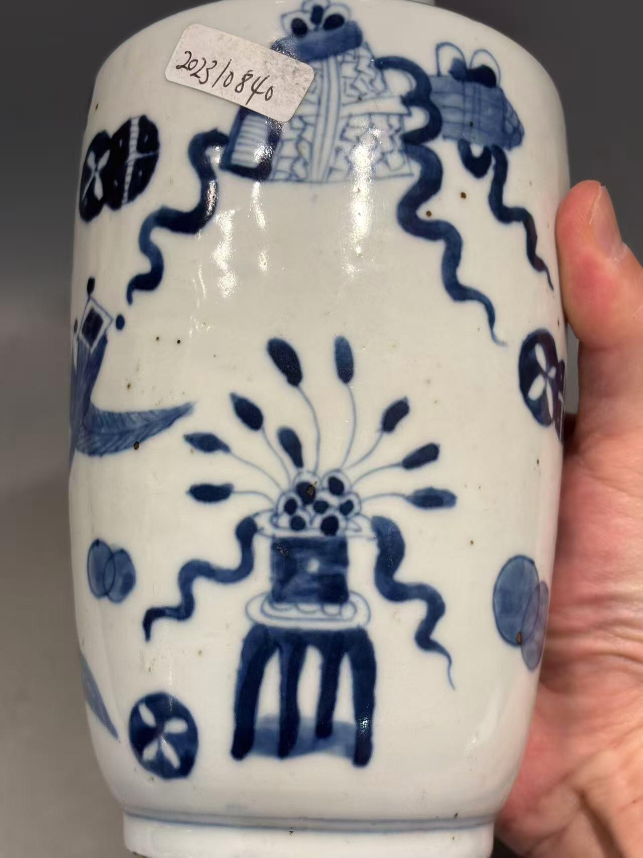 兰馨堂瓷器专场 晚清民国青花八宝瓷瓶 