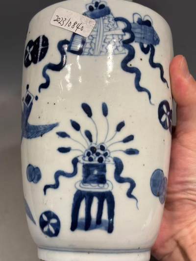 晚清民国青花八宝瓷瓶 