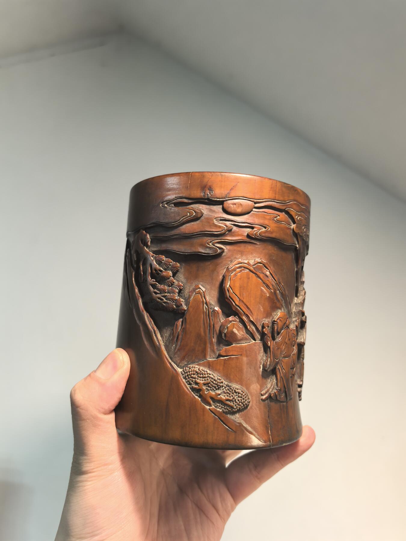 兰馨堂古玩杂项专场 旧藏黄杨木浮雕人物笔筒 