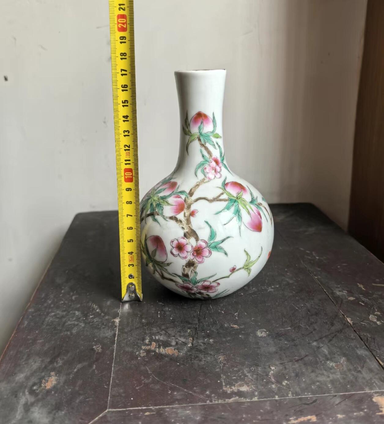 兰馨堂瓷器专场 晚清民国粉彩寿桃瓶