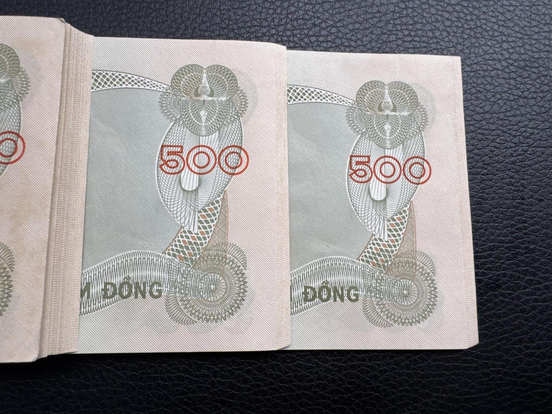 桂P钱币文化工作室拍卖第四十五期 南越500盾一刀，全新百联，前后几张轻微黄斑