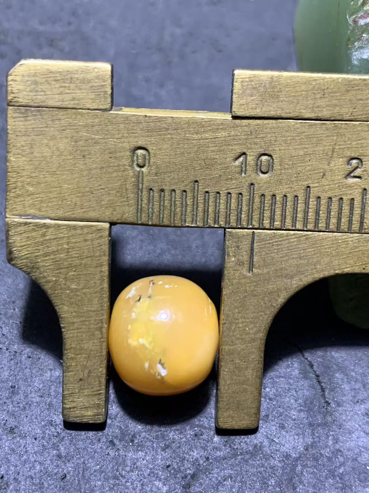 高玉化缅甸黄玉通货老形桶珠一颗！