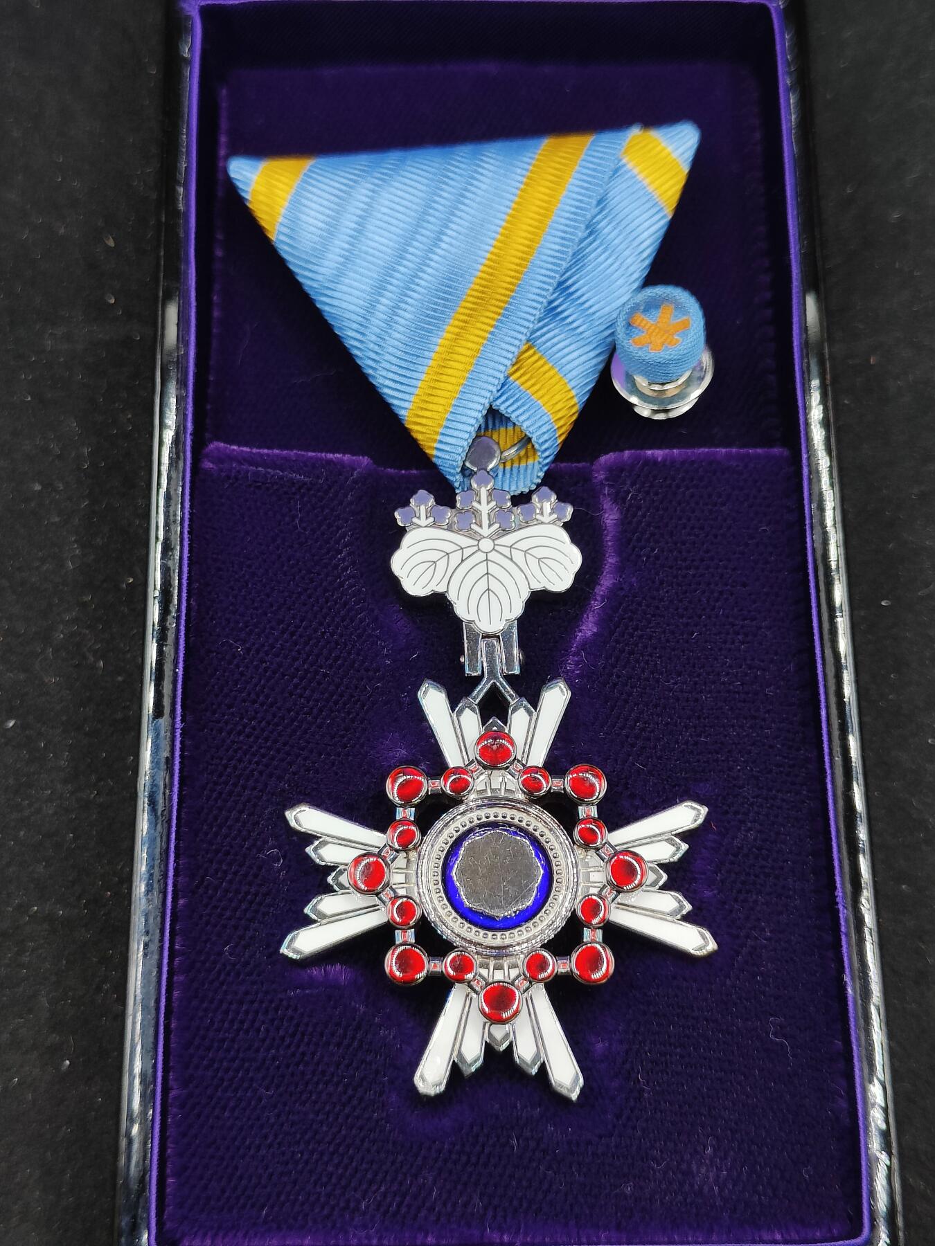 0元起拍勋章 第311期 咸鱼国勋章拍卖专场 11月19日（周日）下午6：00开始 日本荣典后 瑞宝单光章 银制带盒略