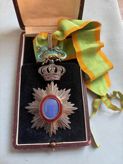 盛世勋华——号角文化勋章邮票专场拍卖第288期 - 法国安南指挥官级级青龙勋章 银制带银标的定制版本 巴黎亚瑟贝特朗珠宝商定制版， 带原盒