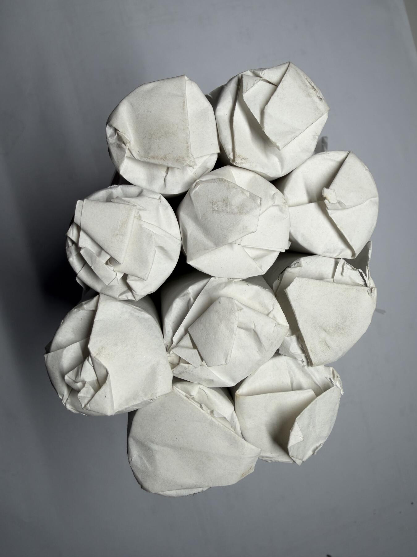 2025年集古藏今外币拍卖第十期-第7场—（总第287拍），可以寄存60天，满160元包邮。 银行回笼大菊花一角500枚，未挑捡，银行回笼币原封，付后两图拆的一捆样图