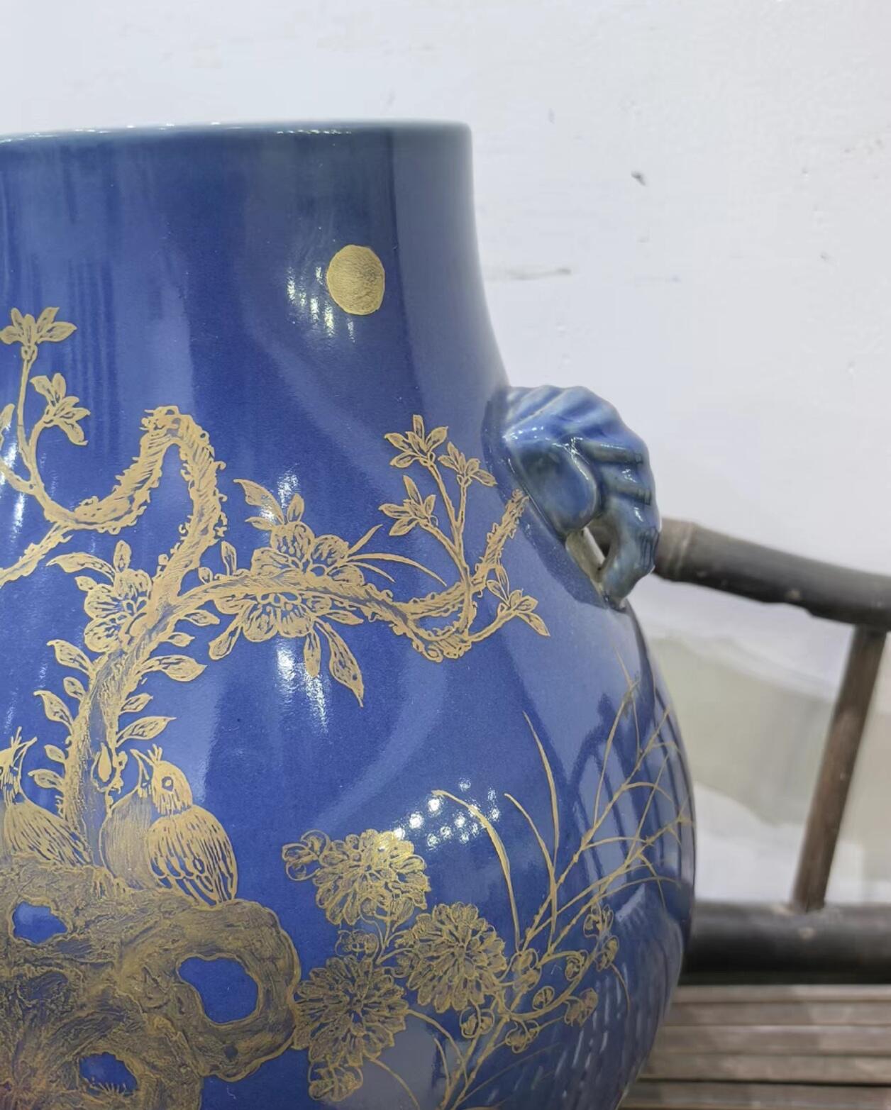 兰馨堂瓷器专场 霁蓝釉描金双耳尊瓶 