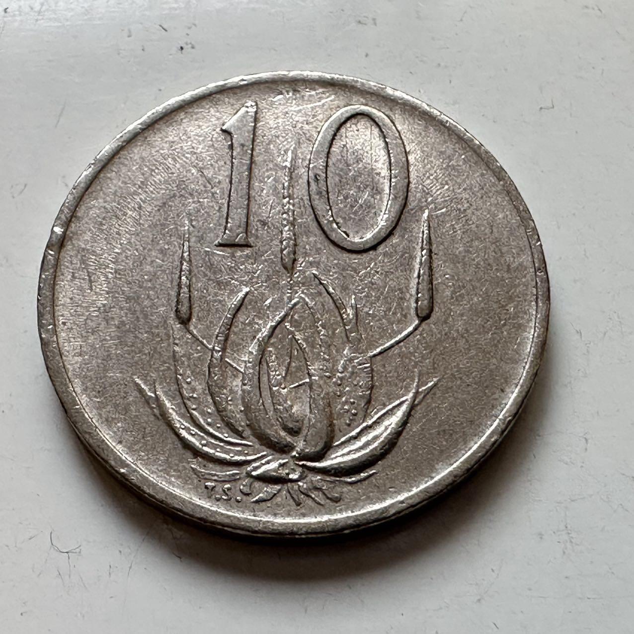 🌹外币初藏🌹🐯2025年第129场  每周二四六晚8️⃣点 接代拍 南非1974年10分