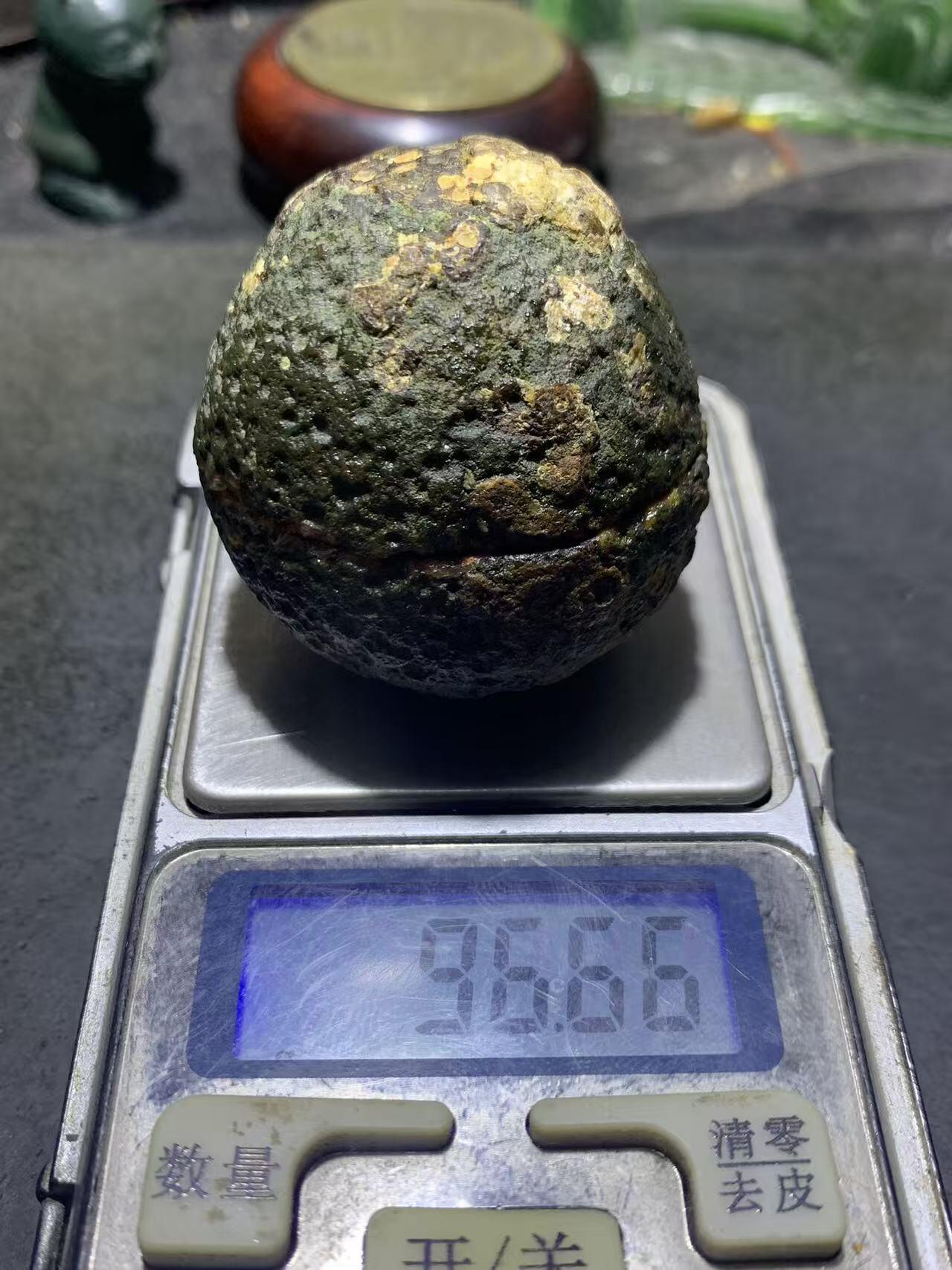 精美亚光原皮冰飘心战国红玛瑙对切原石摆件一对