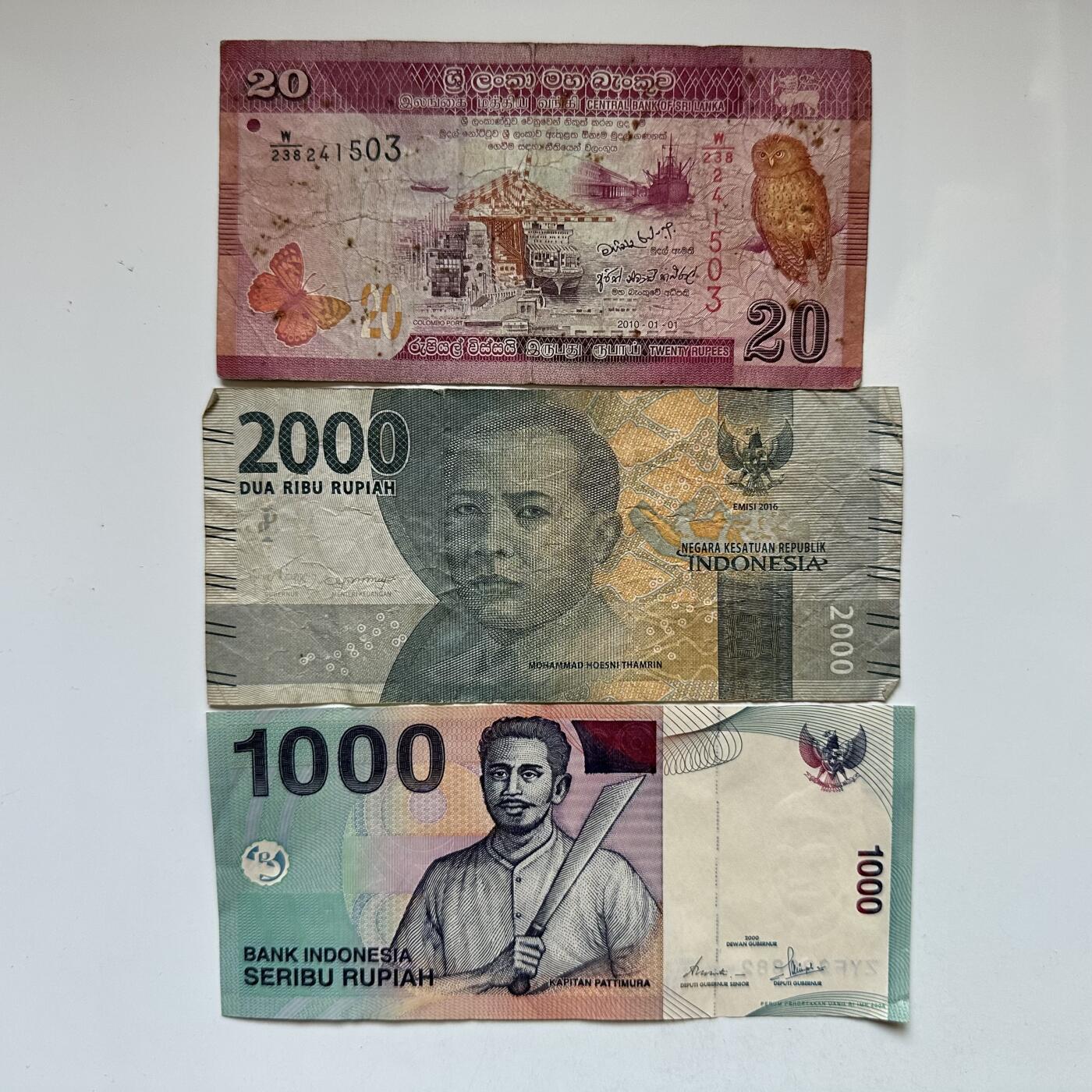 🌹外币初藏🌹🐯2025年第129场  每周二四六晚8️⃣点 接代拍 印尼 斯里兰卡纸币3张