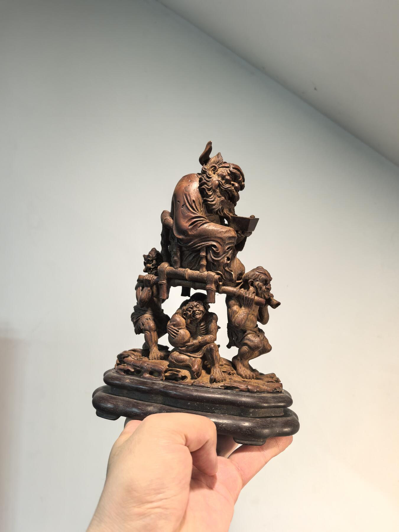 兰馨堂古玩杂项专场 老竹雕名家制钟馗醉酒小鬼抬轿摆件老红木座 