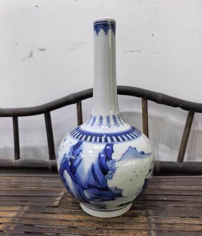 回流青花人物山水花草胆瓶