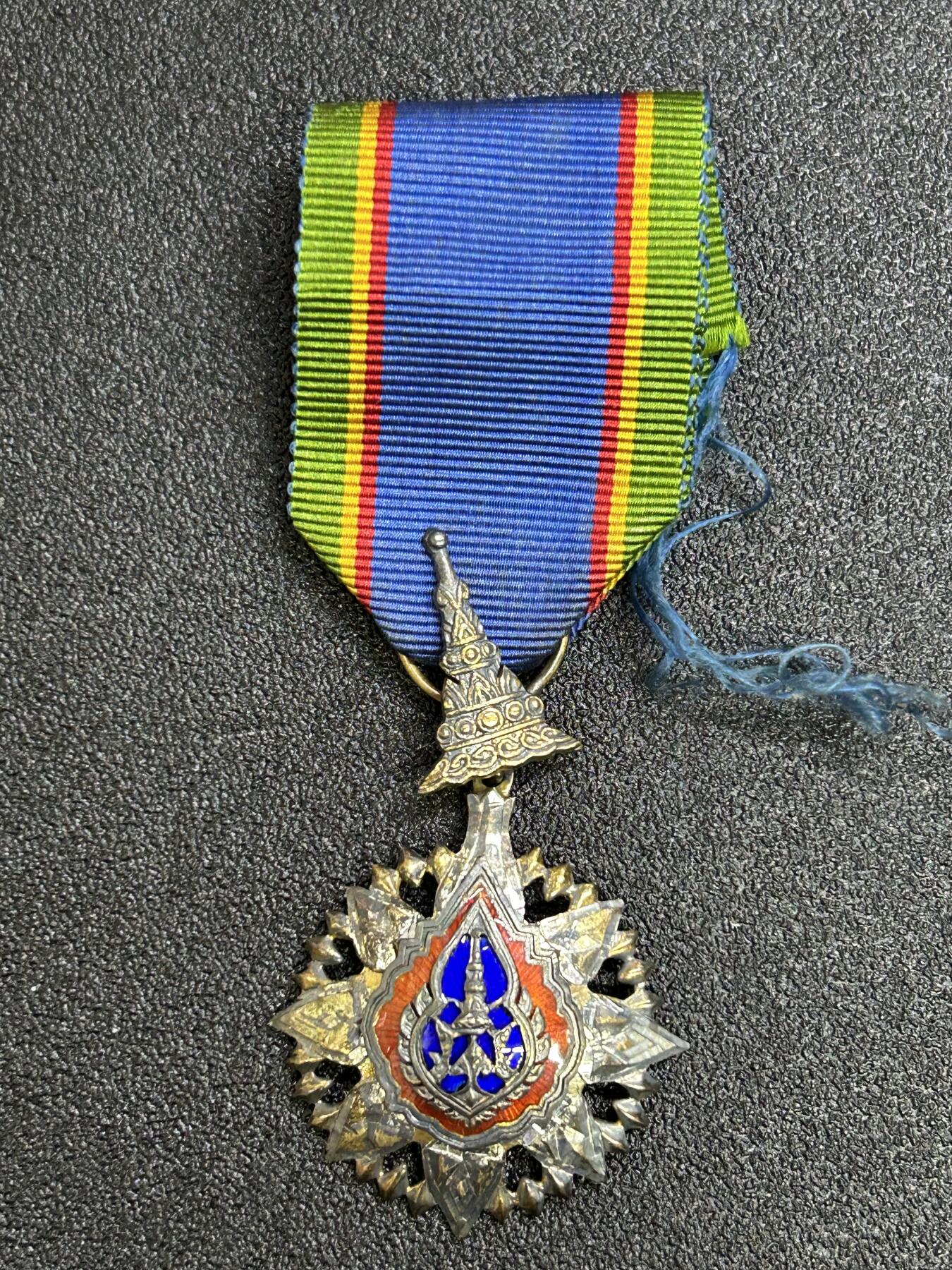 西秦中古拍卖第六十六期 泰国骑士级王冠勋章 银制