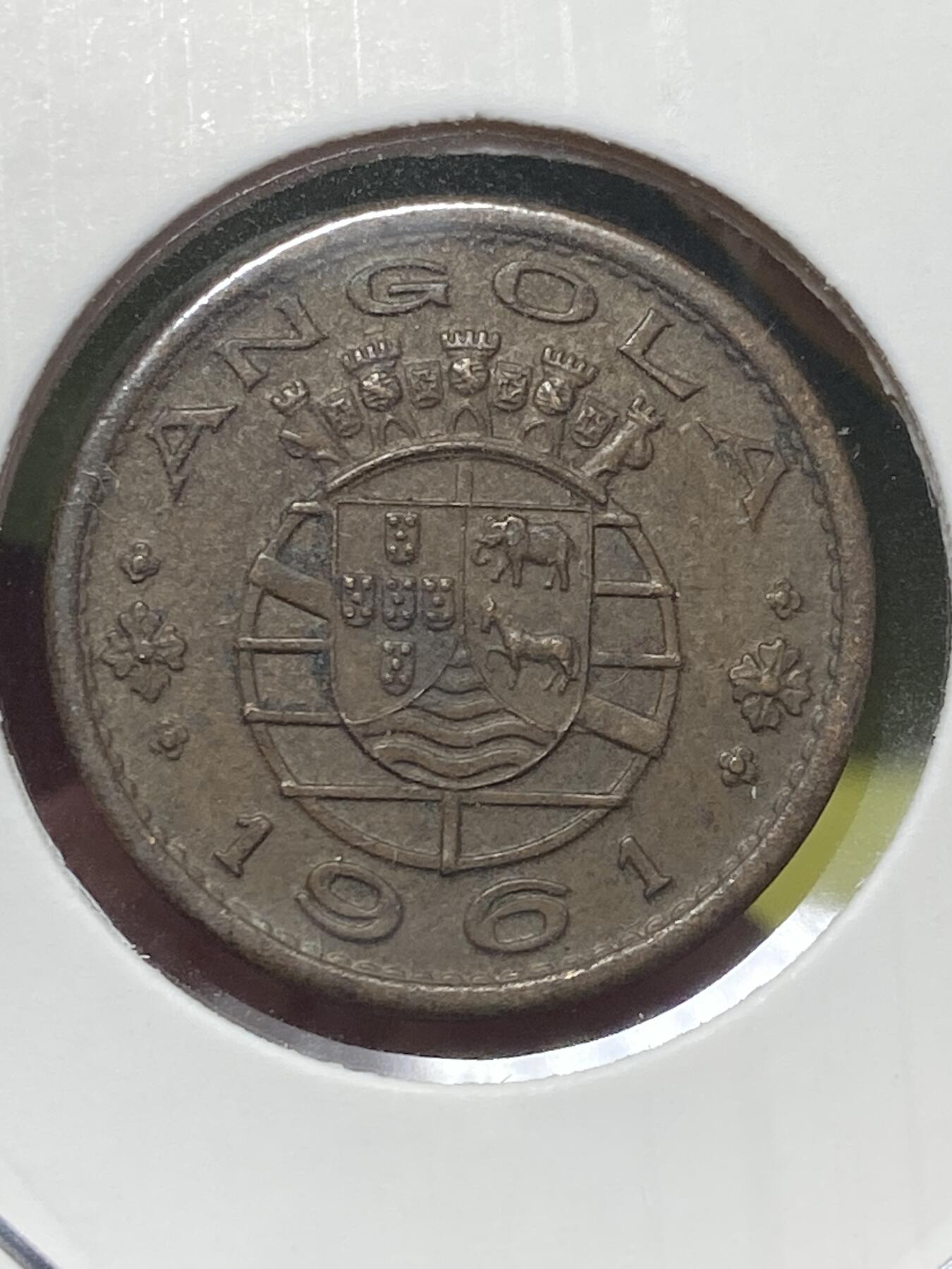 2025年第一百三十场(总第一百五十六场）外国好品纸夹散币场(免佣金) 葡属安哥拉1961年50分(葡萄牙海外省时期，第一版关门年)