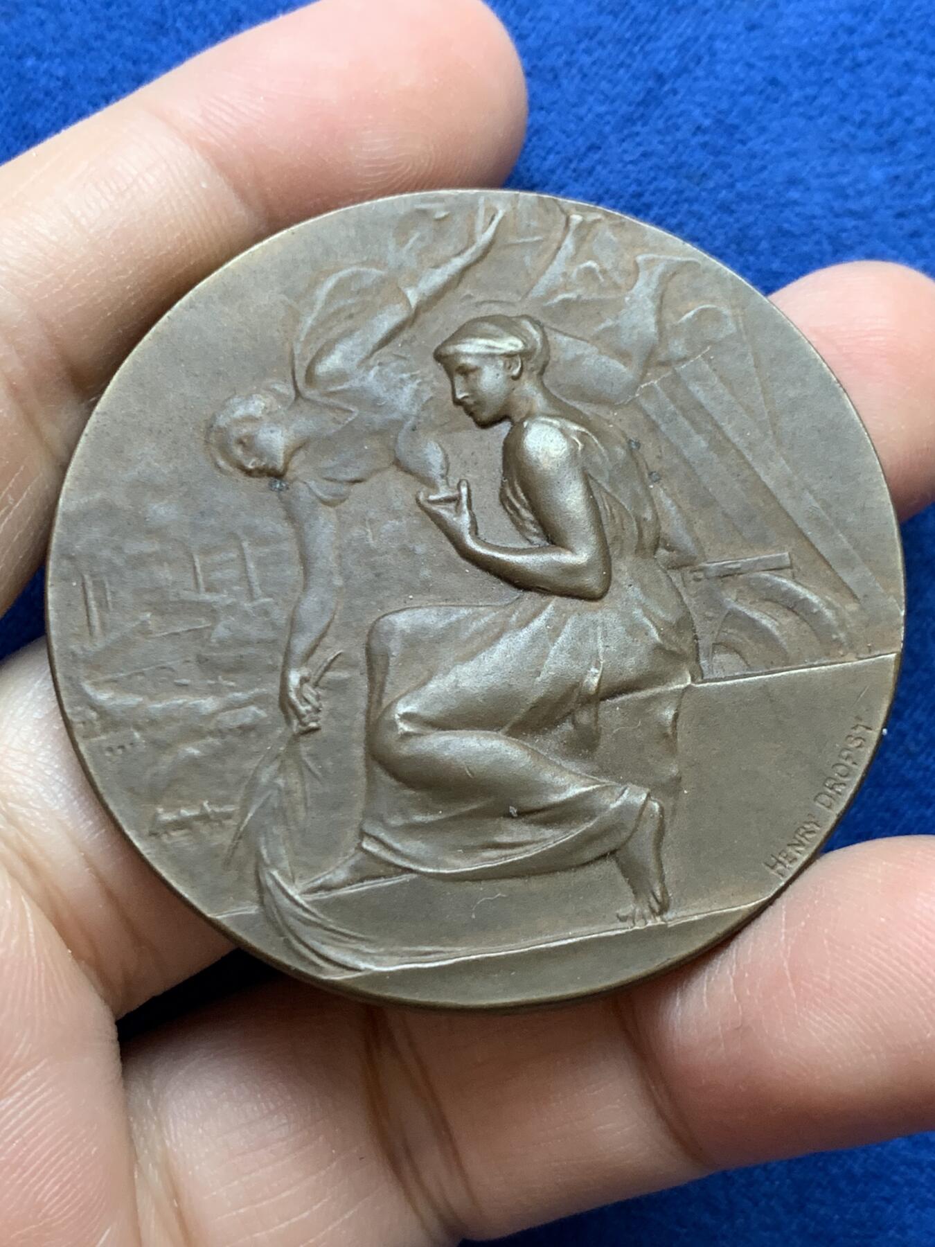 《竞宝斋》第439场 周日，周一，周二 3场连拍 （全场包邮） 法国巴黎市建筑工会砌筑承包商联盟协会纪念章 57.8克 49.8mm