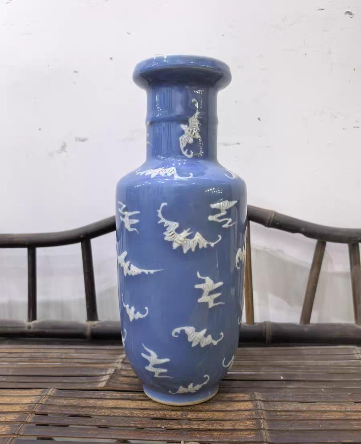 兰馨堂瓷器专场 回流宝石蓝釉浮雕富贵满堂棒槌瓶摆件百福 