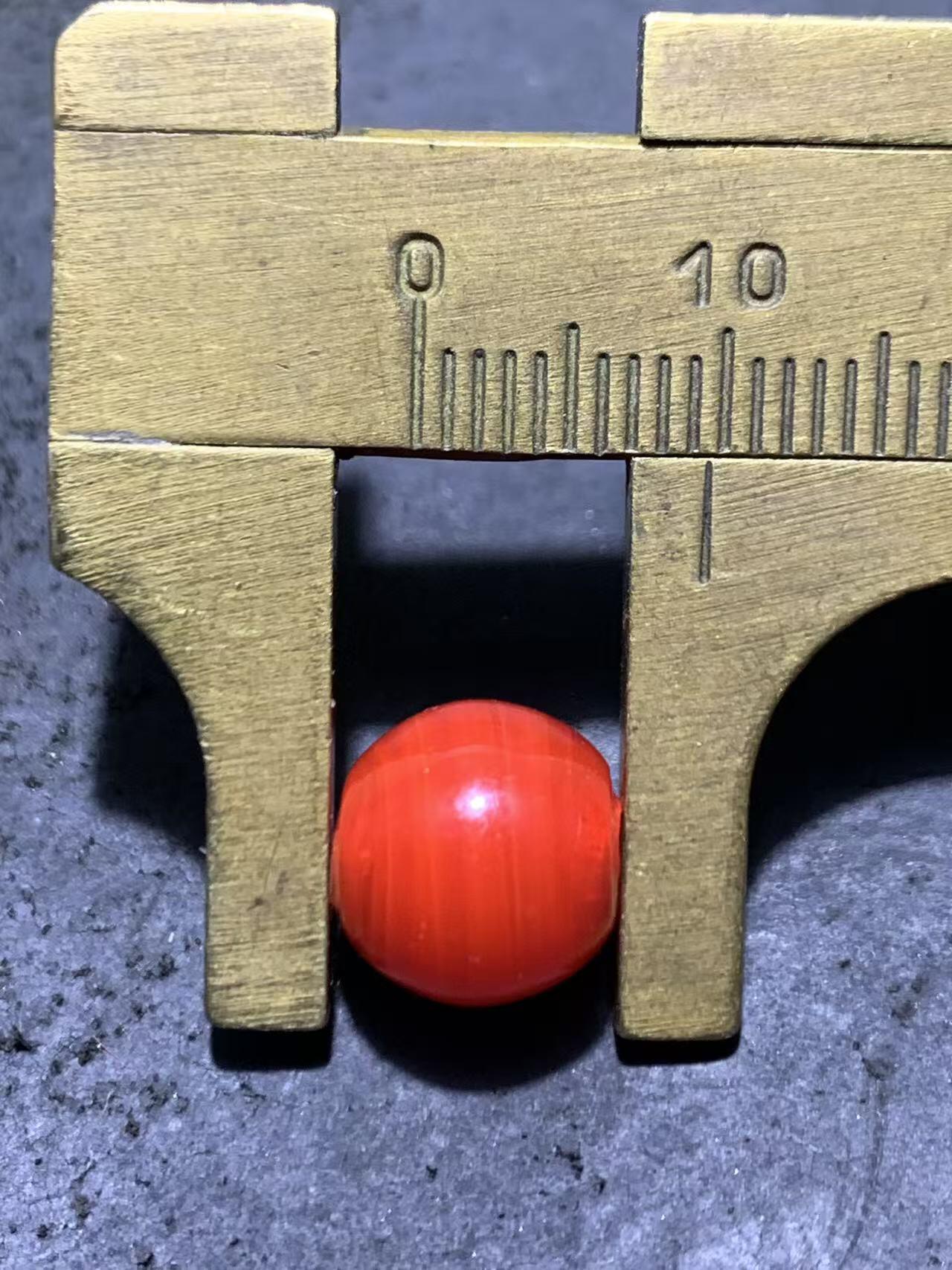 建国前后库存柿子红搅胎琉璃苹果珠一颗，