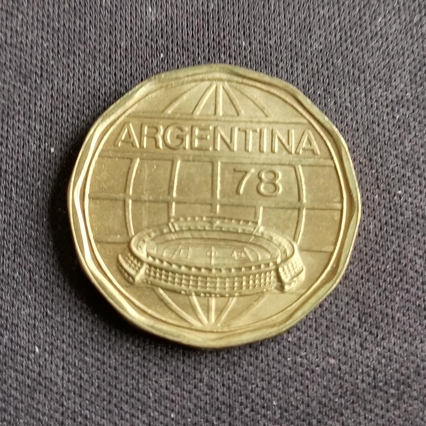 【游宝拍卖】乙巳蛇年88期 佣金1+6% 阿根廷-100比索 1978年世界杯纪念币