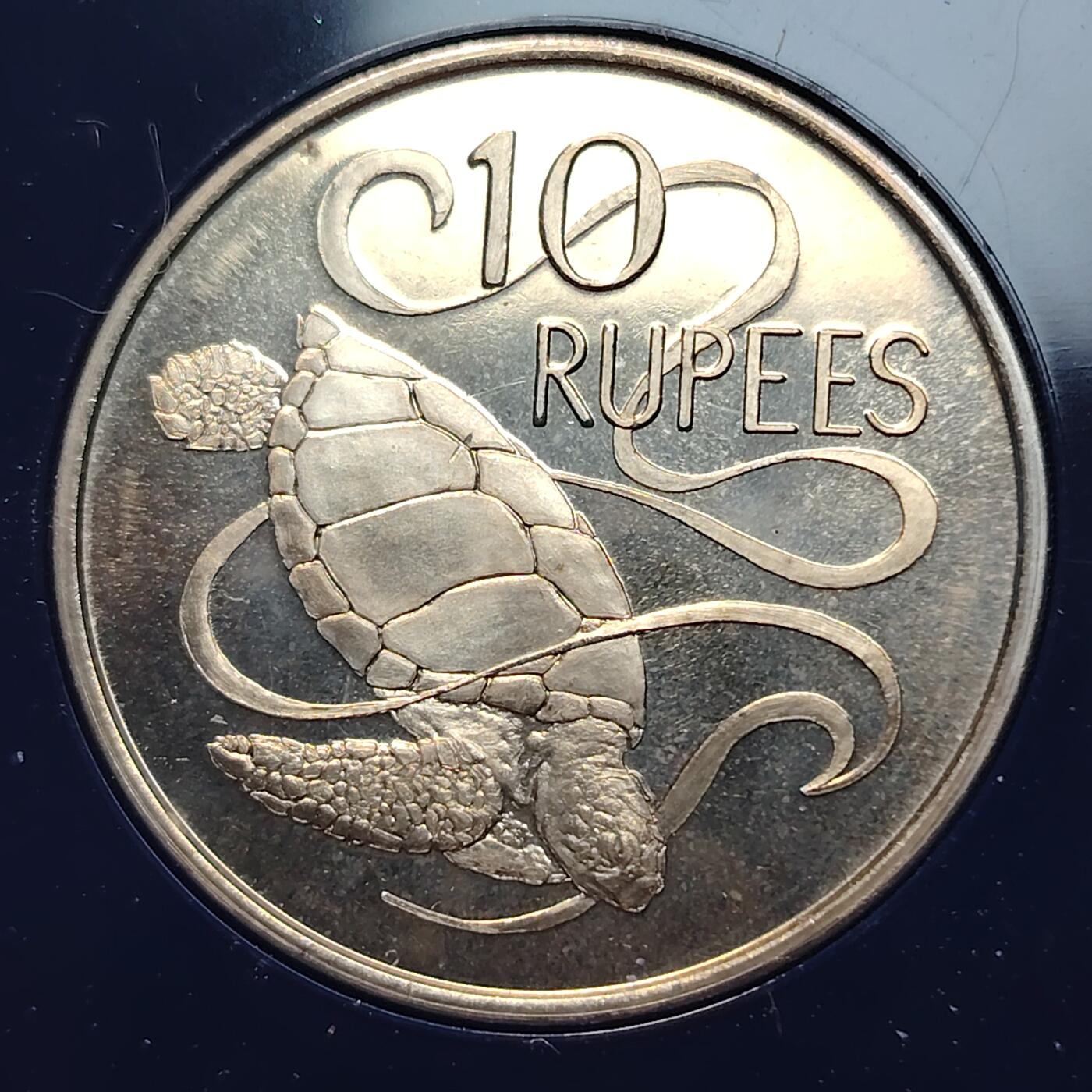 布加迪🐬～世界钱币(上海)🌾第 260 期 /  各国套币和散币 塞舌尔🇸🇨 1974年 10卢比 克朗币