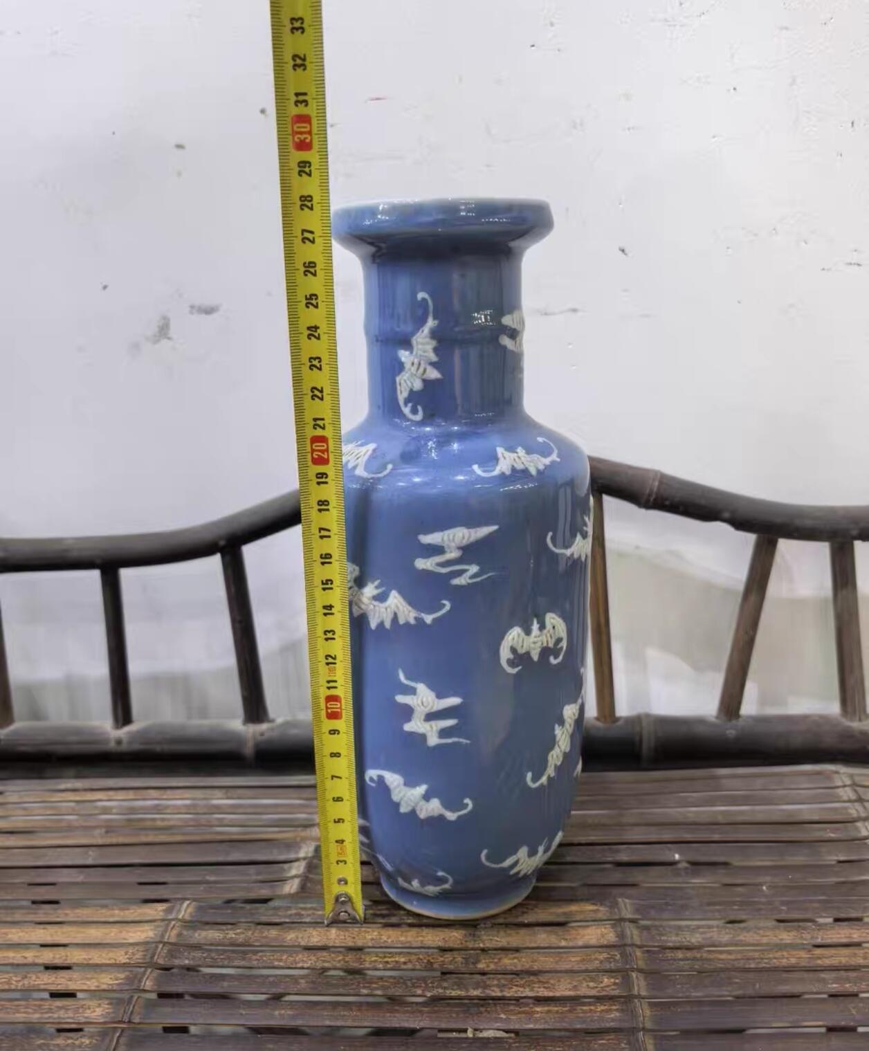 兰馨堂瓷器专场 回流宝石蓝釉浮雕富贵满堂棒槌瓶摆件百福 