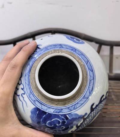 清代青花龙纹罐