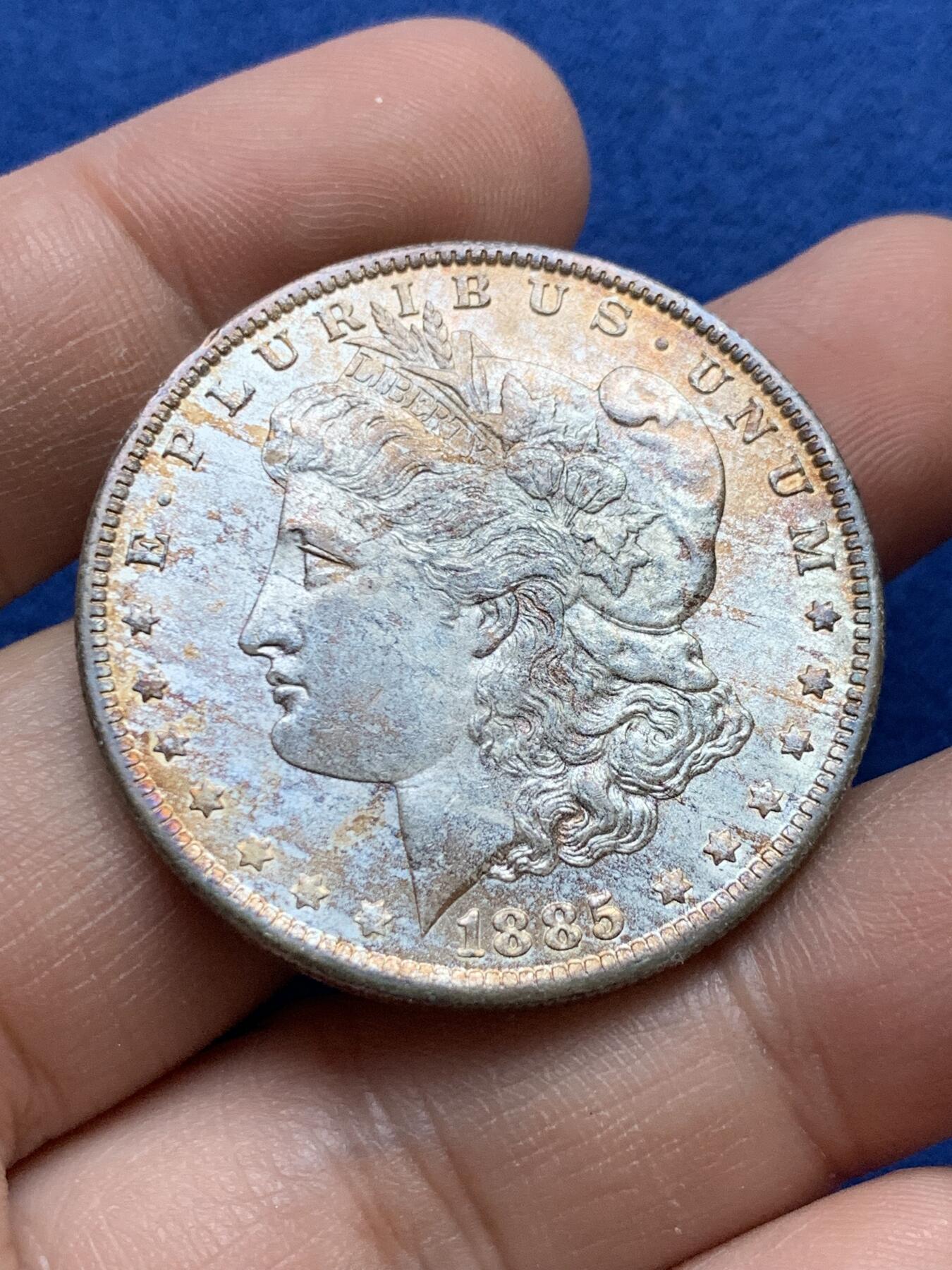 《竞宝斋》第439场 周日，周一，周二 3场连拍 （全场包邮） 美国1885年摩根银币 整体状态不错，有转光，背后有处理痕迹