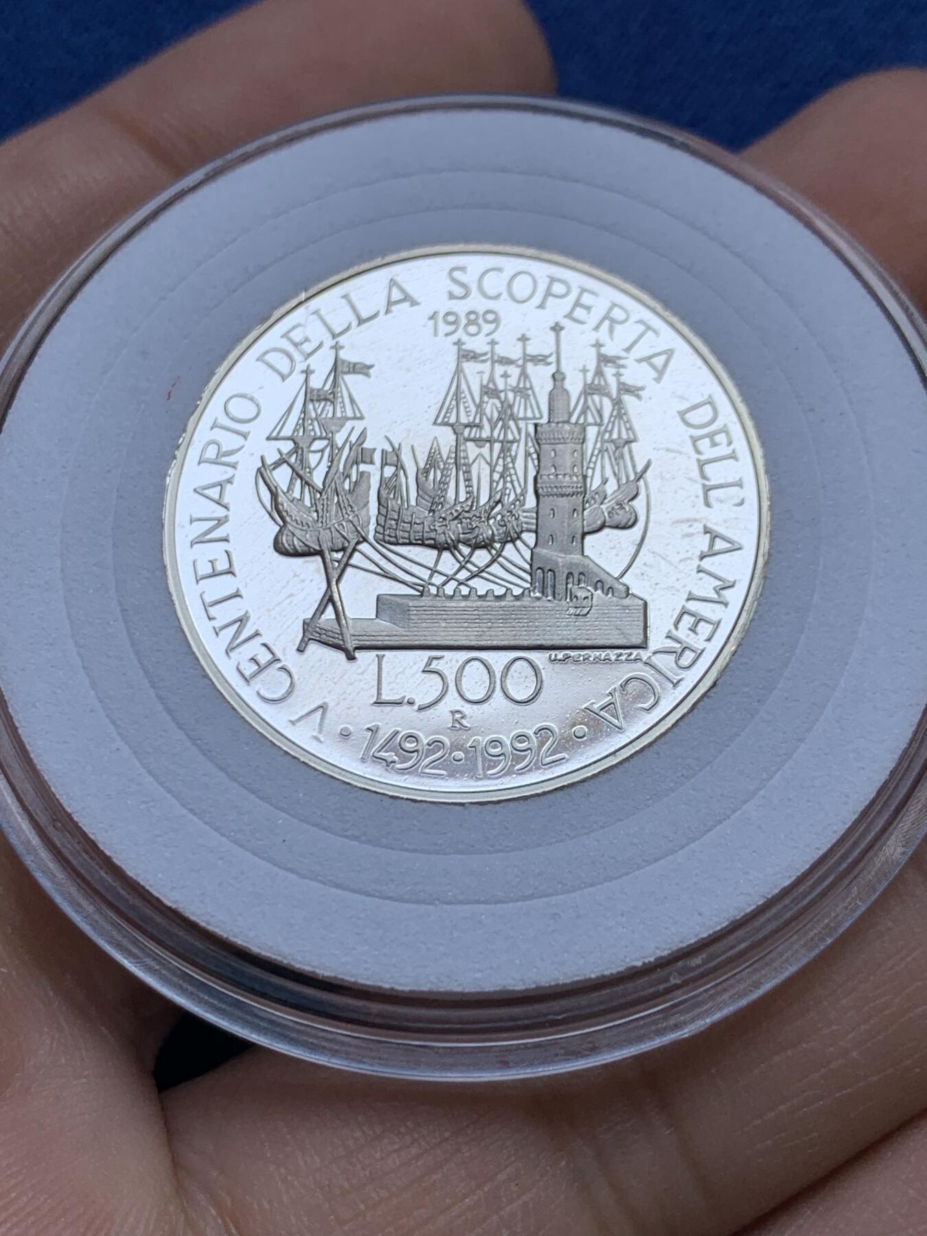 《竞宝斋》第439场 周日，周一，周二 3场连拍 （全场包邮） 两枚一组 意大利1989年美洲发现500周年500里拉（11克 835银）和200里拉（5克 835银）银币 哥伦布人像