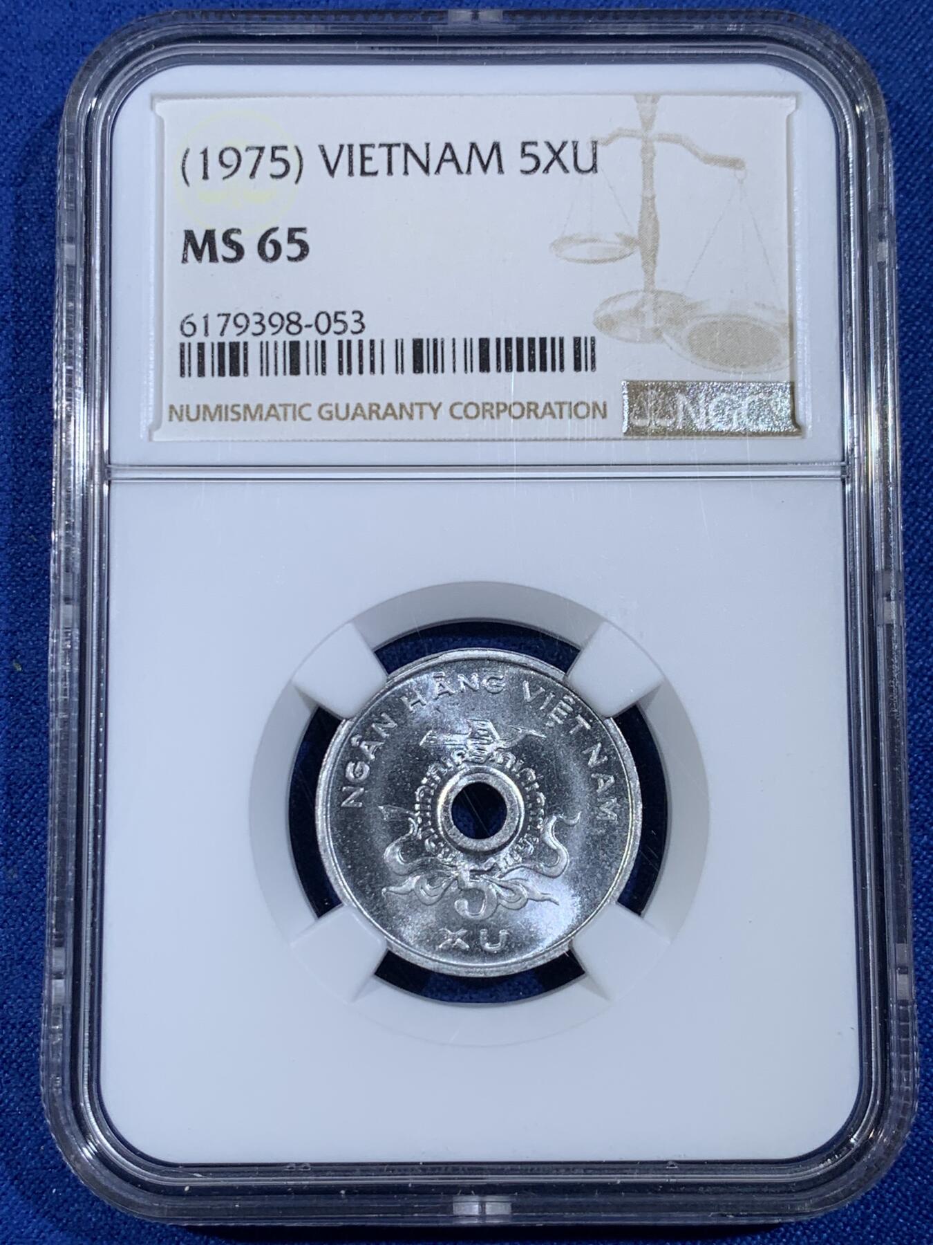 《竞宝斋》第439场 周日，周一，周二 3场连拍 （全场包邮） NGC MS65 越南1975年5苏铝币