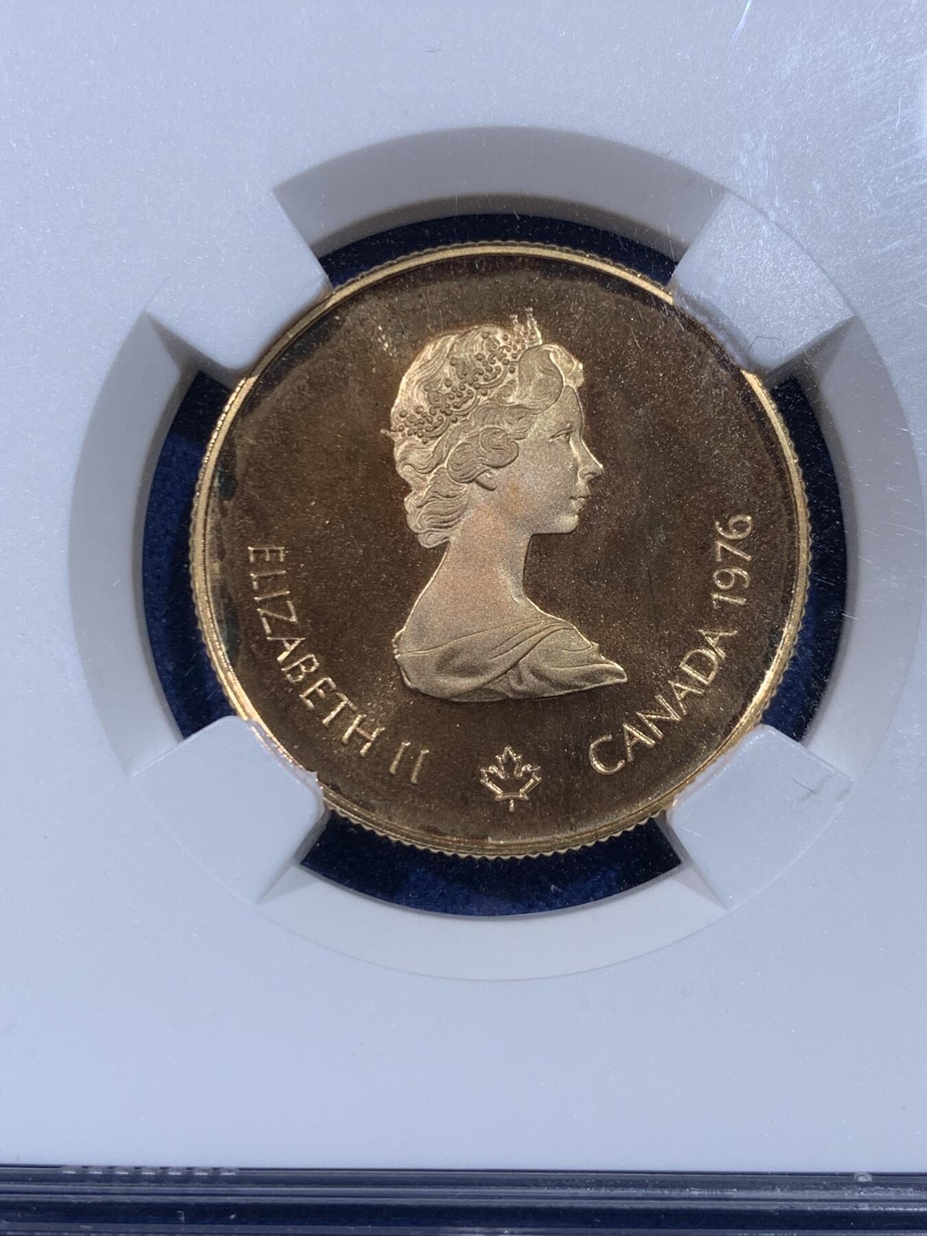 《竞宝斋》第439场 周日，周一，周二 3场连拍 （全场包邮） NGC PF65UC 原光加拿大1976年100元精制金币，真皮原盒带证书齐全，917金  约17g，金价再度上涨，原汁原味品相味道一流。