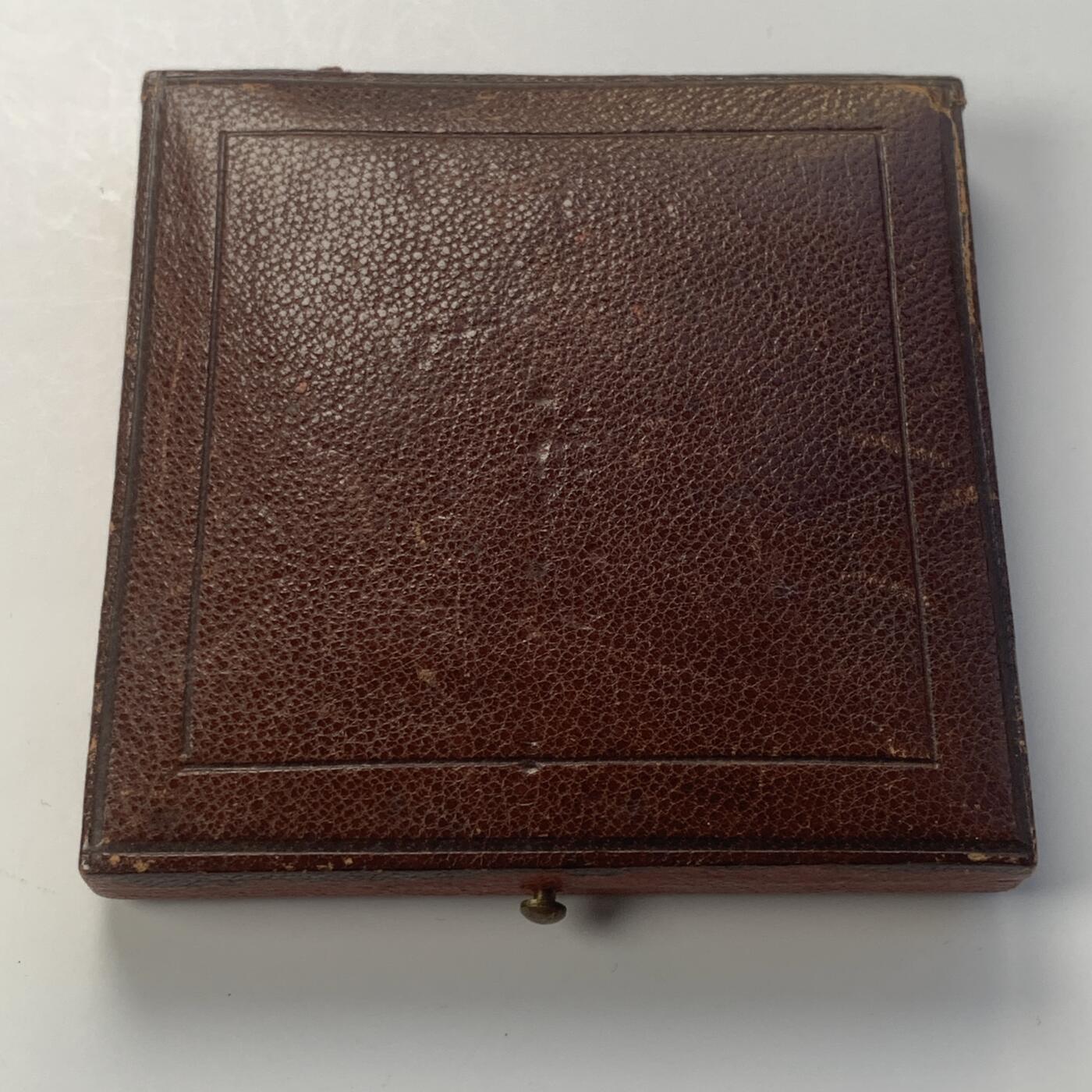 掌中浮雕-藏着的欧洲第042场 1893年美国芝加哥世博会法国参展纪念镀银铜章，50*53mm，雕刻大师罗蒂O.roty