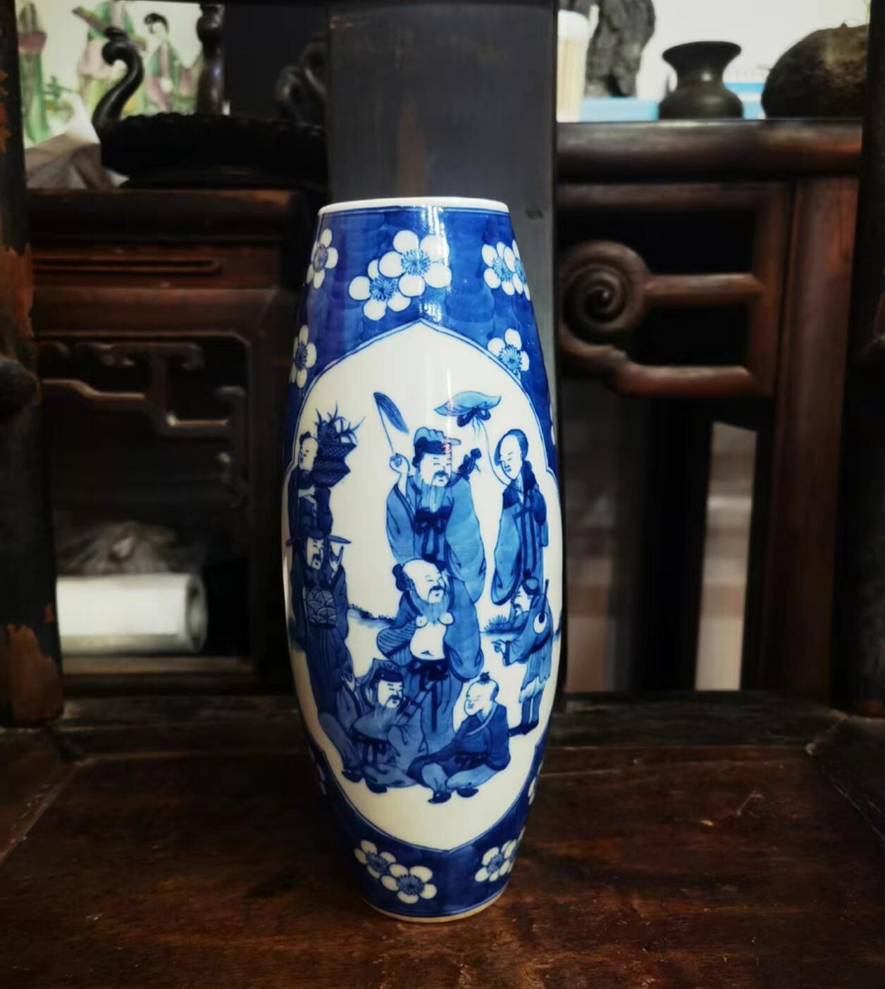 兰馨堂瓷器专场 青花冰梅开窗八仙人物纹橄榄瓶 