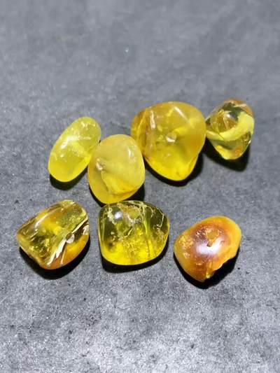 天然俄料蜜蜡通货随形散珠一组， - 天然俄料蜜蜡通货随形散珠一组，