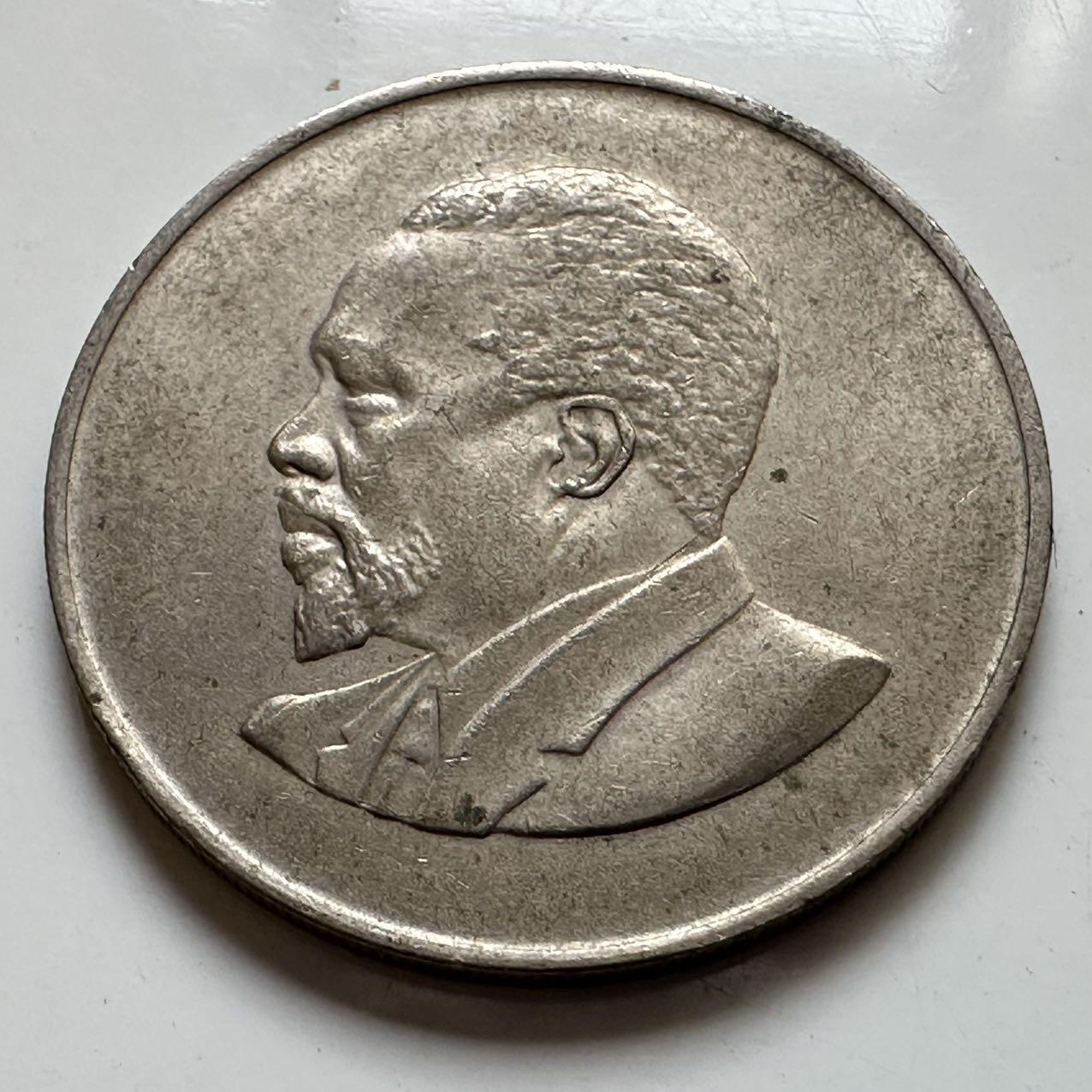 🌹外币初藏🌹🐯2025年第129场  每周二四六晚8️⃣点 接代拍 肯尼亚1966年无字版一先令