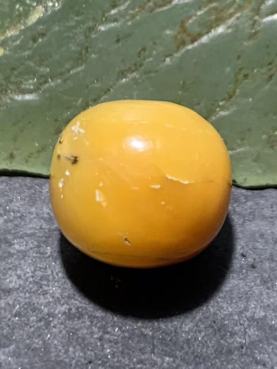 高玉化缅甸黄玉通货老形桶珠一颗！