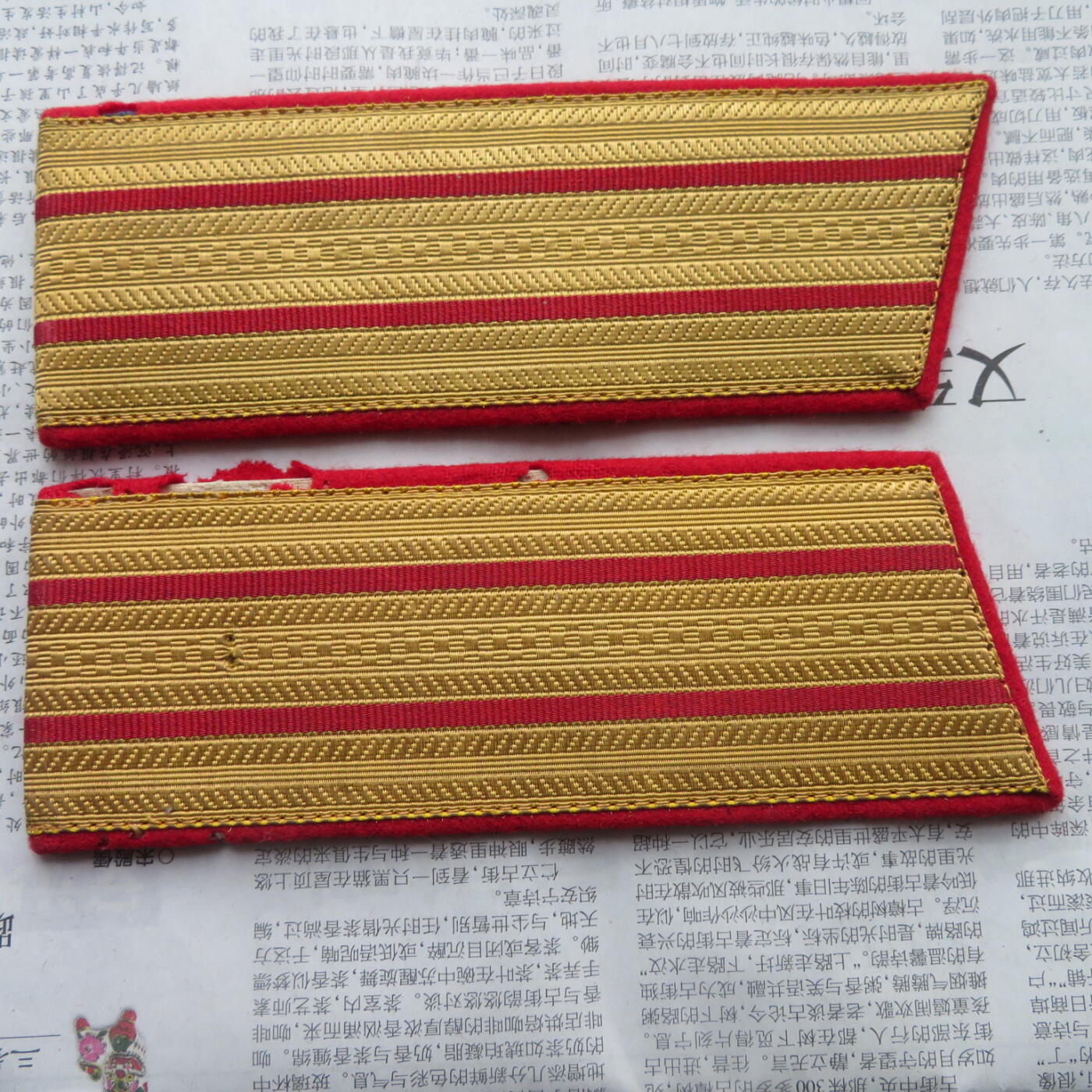 08--55陆军校官大衣礼服肩章一付（未扎星使用过的准校）