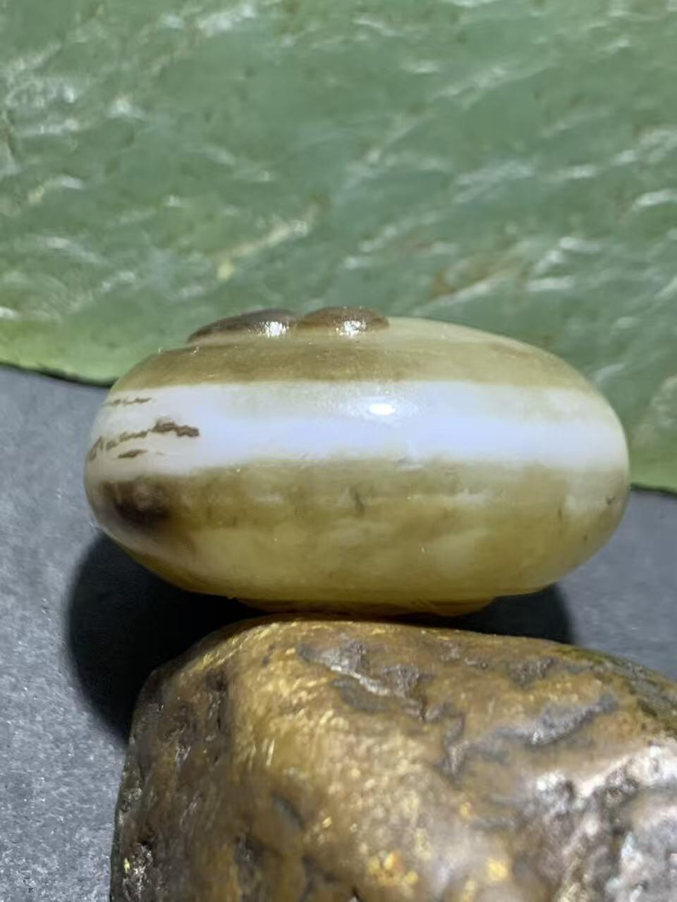 精品亚光药师玛瑙手工双面雕刻无相佛莲花板珠（背云）一颗！