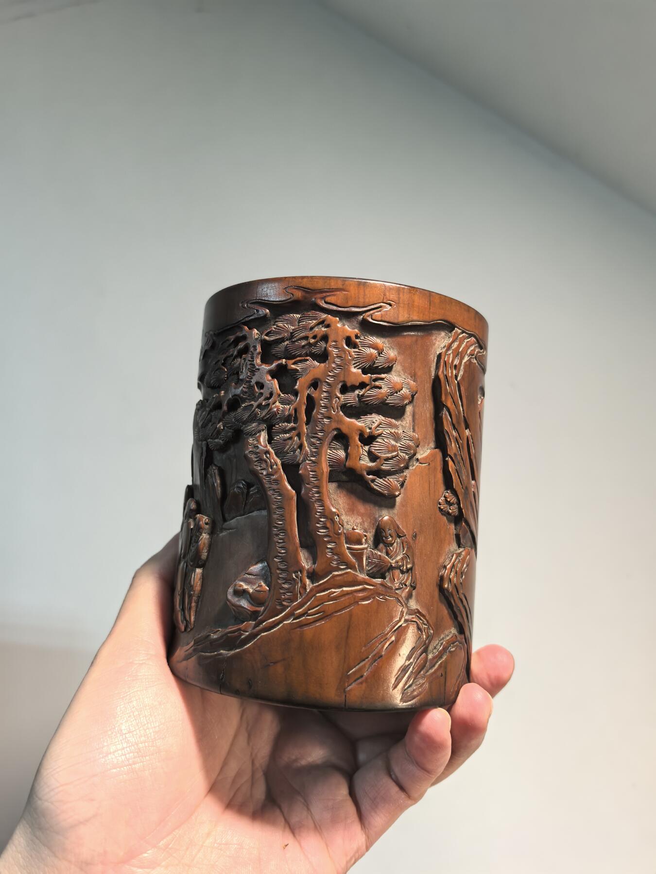 兰馨堂古玩杂项专场 旧藏黄杨木浮雕人物笔筒 