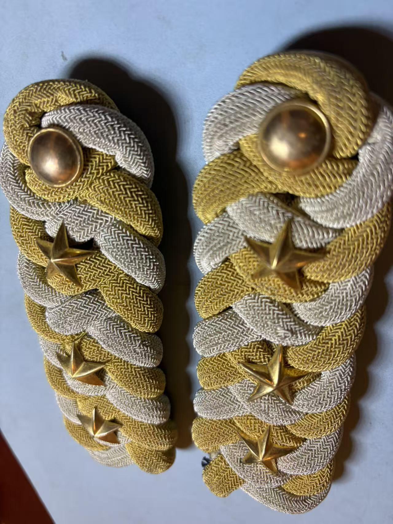 盛世勋华——号角文化勋章邮票专场拍卖第291期 牢记历史 勿忘国耻—日本陆军大尉相当官礼服肩章 带原盒