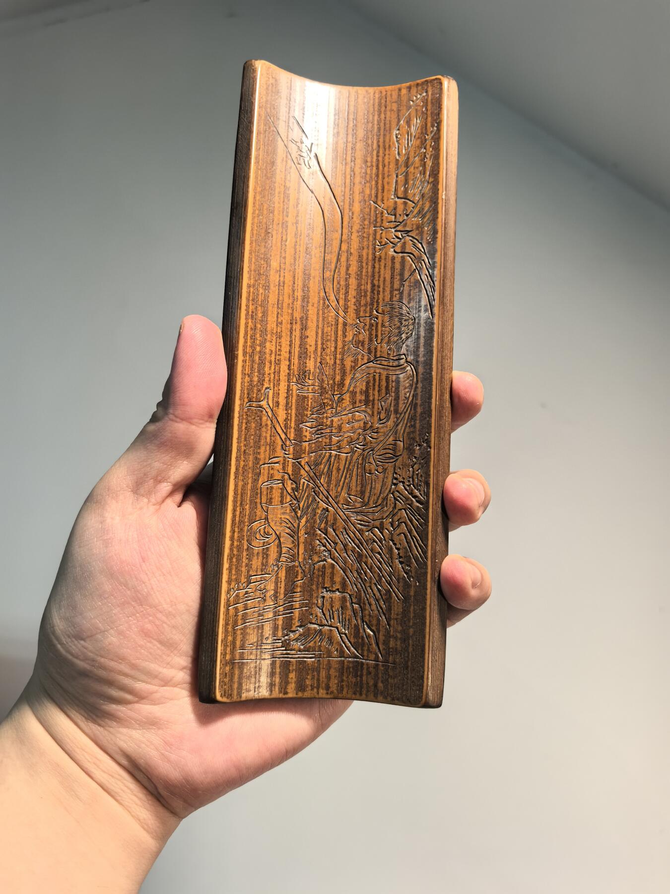 兰馨堂古玩杂项专场 老竹雕人物诗文臂搁镇纸摆件  双面雕工