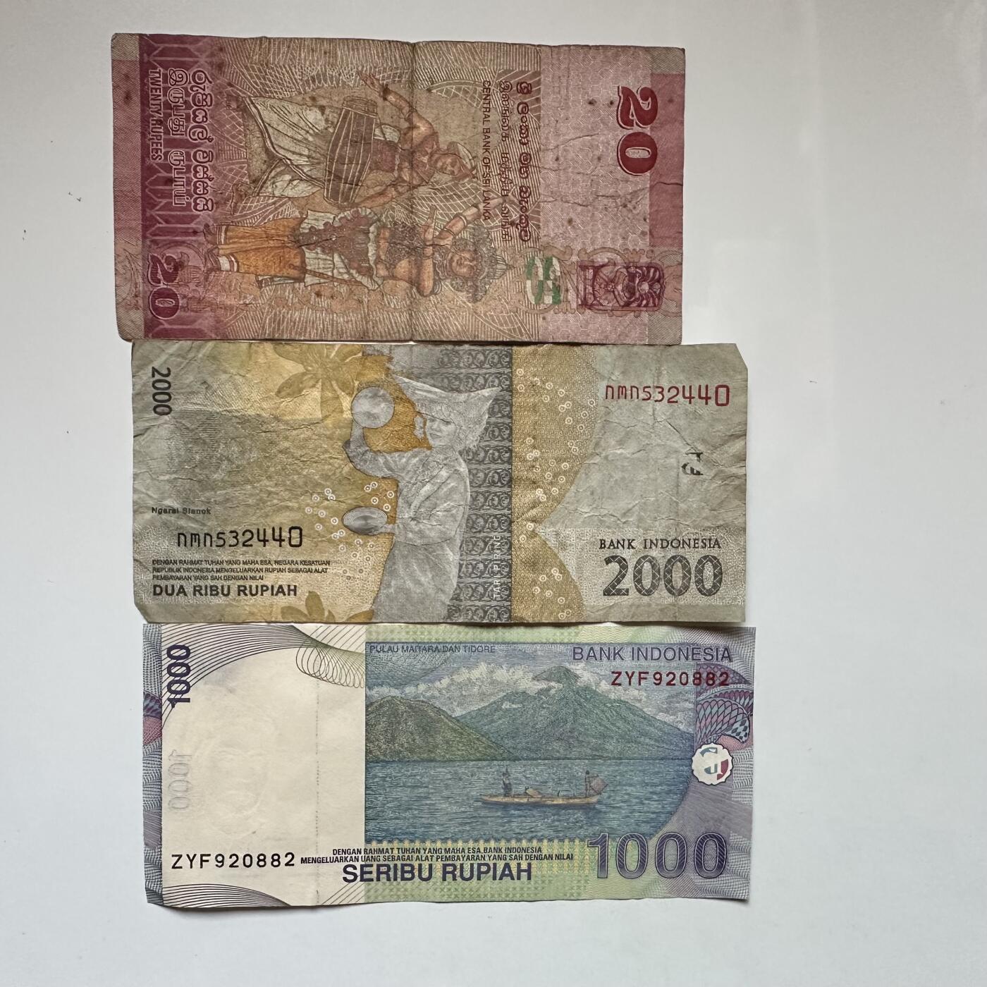 🌹外币初藏🌹🐯2025年第129场  每周二四六晚8️⃣点 接代拍 印尼 斯里兰卡纸币3张